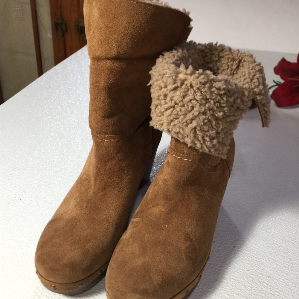 Ugg Size 8 - image 7